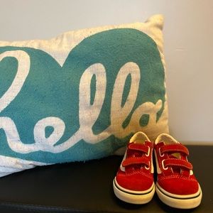 Toddler boy vans in red, size 7C. In good condition. I have the box, but no top.